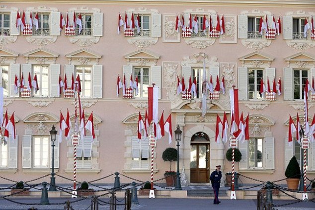 Τρελοί πανηγυρισμοί στο Μονακό για τα δίδυμα -Ο περίεργος νόμος διαδοχής που εκτοπίζει από τον θρόνο το κοριτσάκι που γεννήθηκε πρώτο και τα νόθα παιδιά του Αλβέρτου [εικόνες] | iefimerida.gr 19