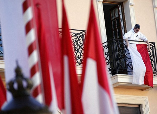 Τρελοί πανηγυρισμοί στο Μονακό για τα δίδυμα -Ο περίεργος νόμος διαδοχής που εκτοπίζει από τον θρόνο το κοριτσάκι που γεννήθηκε πρώτο και τα νόθα παιδιά του Αλβέρτου [εικόνες] | iefimerida.gr 21