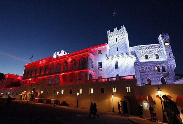 Τρελοί πανηγυρισμοί στο Μονακό για τα δίδυμα -Ο περίεργος νόμος διαδοχής που εκτοπίζει από τον θρόνο το κοριτσάκι που γεννήθηκε πρώτο και τα νόθα παιδιά του Αλβέρτου [εικόνες] | iefimerida.gr 4