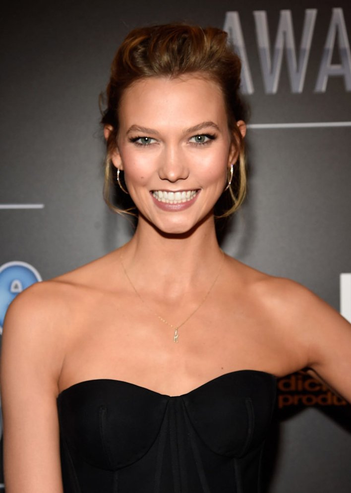 Αυτή η εντυπωσιακή ξανθιά είναι το τοπ μοντέλο της χρονιάς -«Καυτό» παρουσιαστικό, δίμετρα πόδια, χαμόγελο που αφοπλίζει [εικόνες] | iefimerida.gr 0