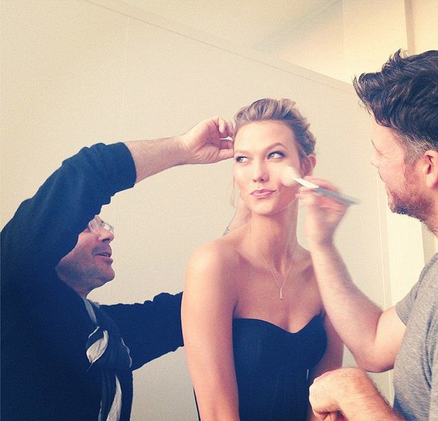 Αυτή η εντυπωσιακή ξανθιά είναι το τοπ μοντέλο της χρονιάς -«Καυτό» παρουσιαστικό, δίμετρα πόδια, χαμόγελο που αφοπλίζει [εικόνες] | iefimerida.gr 3