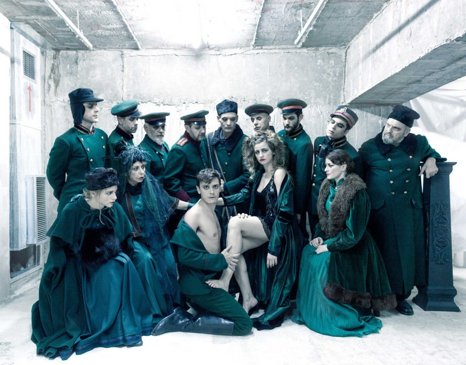 Βιβλικοί ψαλμοί για μια πόρνη στο Εθνικό Θέατρο [εικόνες] | iefimerida.gr 1