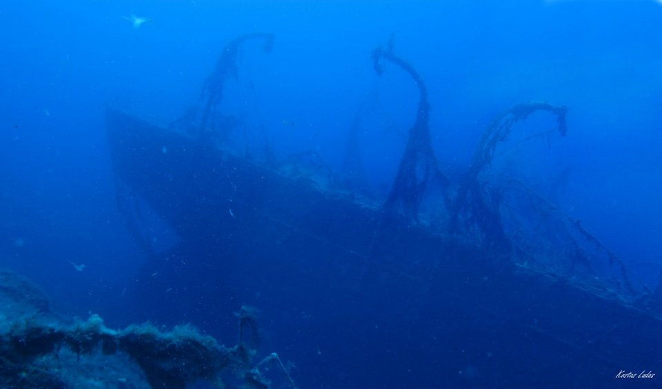 Ακόμα όρθιο το ΠΑΤΡΙΣ: Το ιστορικό ναυάγιο αναλλοίωτο στο βυθό του Σαρωνικού [εικόνες] | iefimerida.gr 3