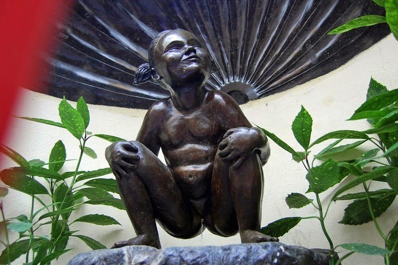 Η εμμονή των Βέλγων με τα αγάλματα που ουρούν [εικόνες]  | iefimerida.gr 3