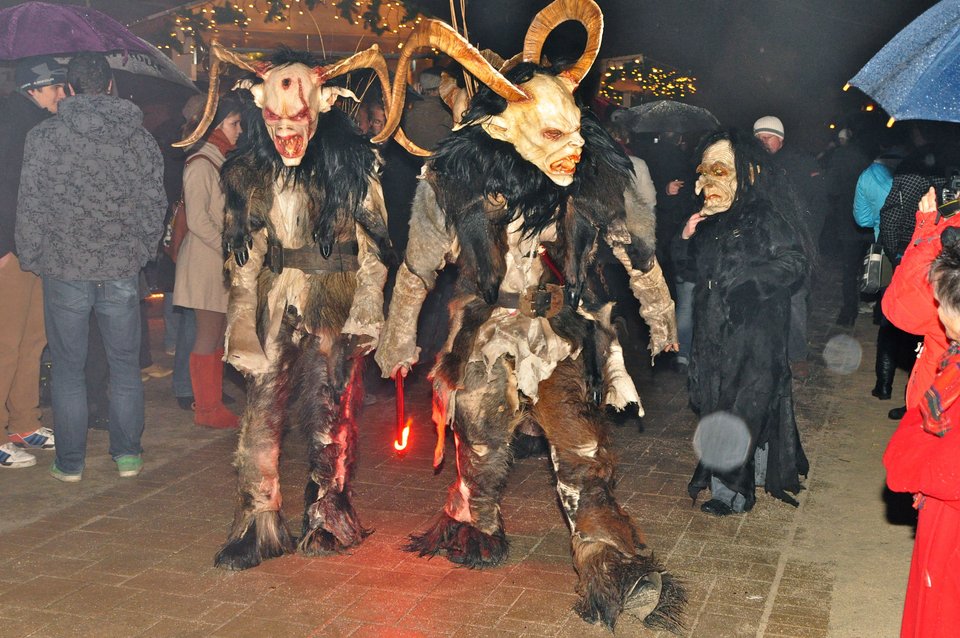 Ο διάβολος των Χριστουγέννων: Ο Krampus στον αντίποδα του Αγιου Βασίλη [εικόνες] | iefimerida.gr 4