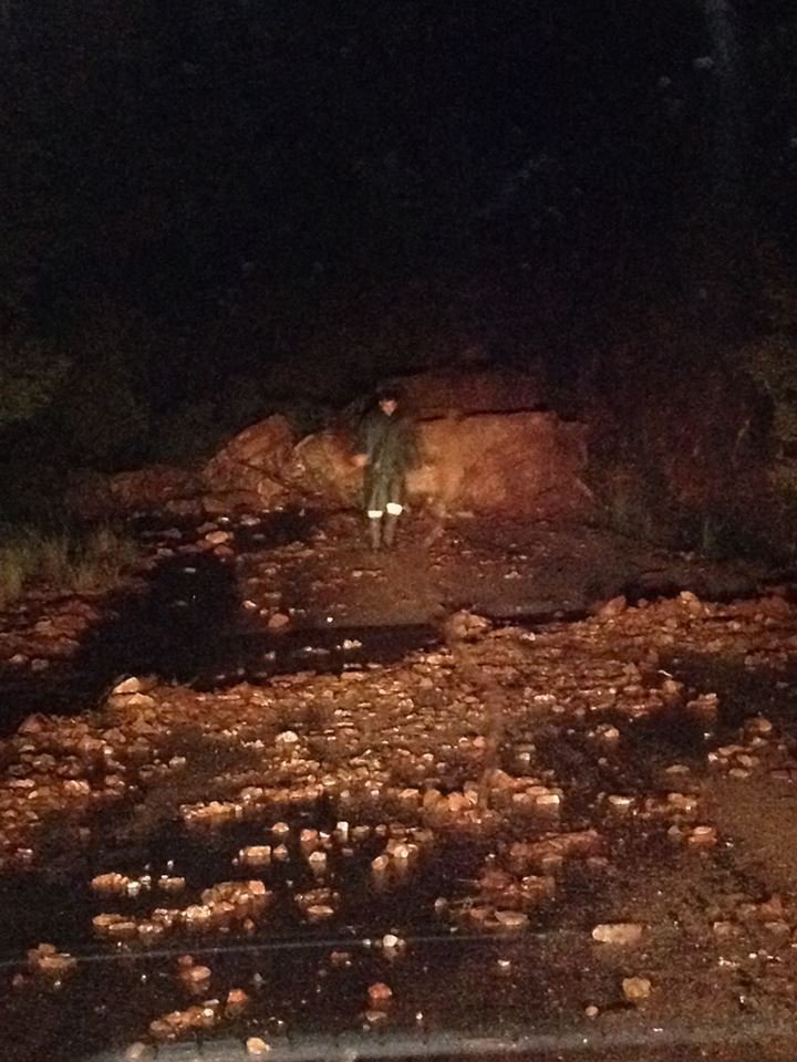 Εικόνες καταστροφής στον Πόρο -Σε κατάσταση έκτακτης ανάγκης το νησί μετά τον κατακλυσμό [εικόνες] | iefimerida.gr 9