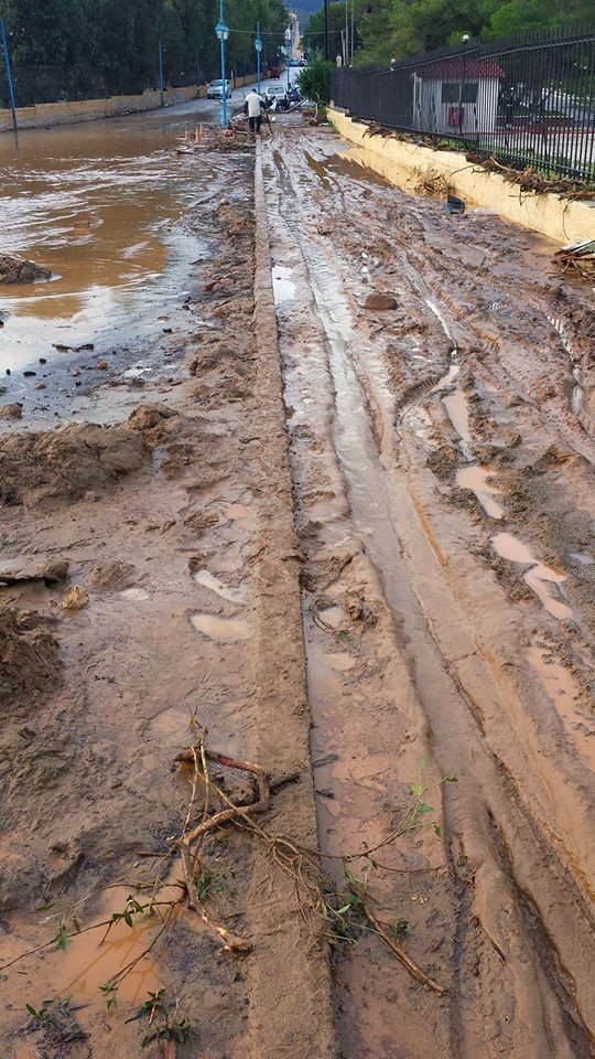 Εικόνες καταστροφής στον Πόρο -Σε κατάσταση έκτακτης ανάγκης το νησί μετά τον κατακλυσμό [εικόνες] | iefimerida.gr 11