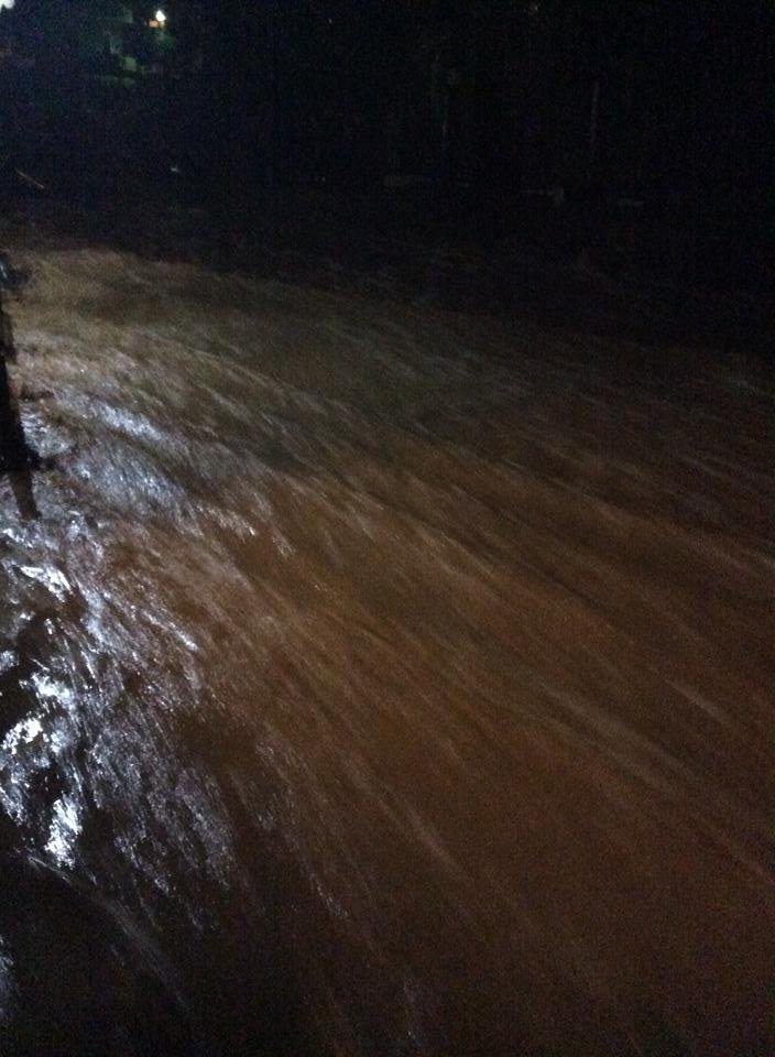 Εικόνες καταστροφής στον Πόρο -Σε κατάσταση έκτακτης ανάγκης το νησί μετά τον κατακλυσμό [εικόνες] | iefimerida.gr 1