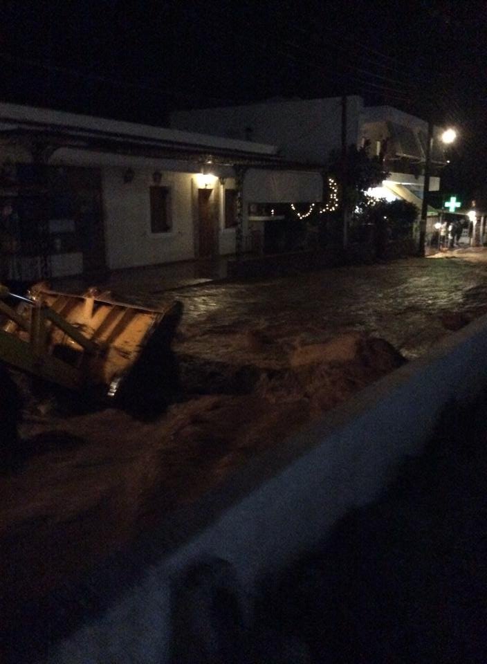 Εικόνες καταστροφής στον Πόρο -Σε κατάσταση έκτακτης ανάγκης το νησί μετά τον κατακλυσμό [εικόνες] | iefimerida.gr 4