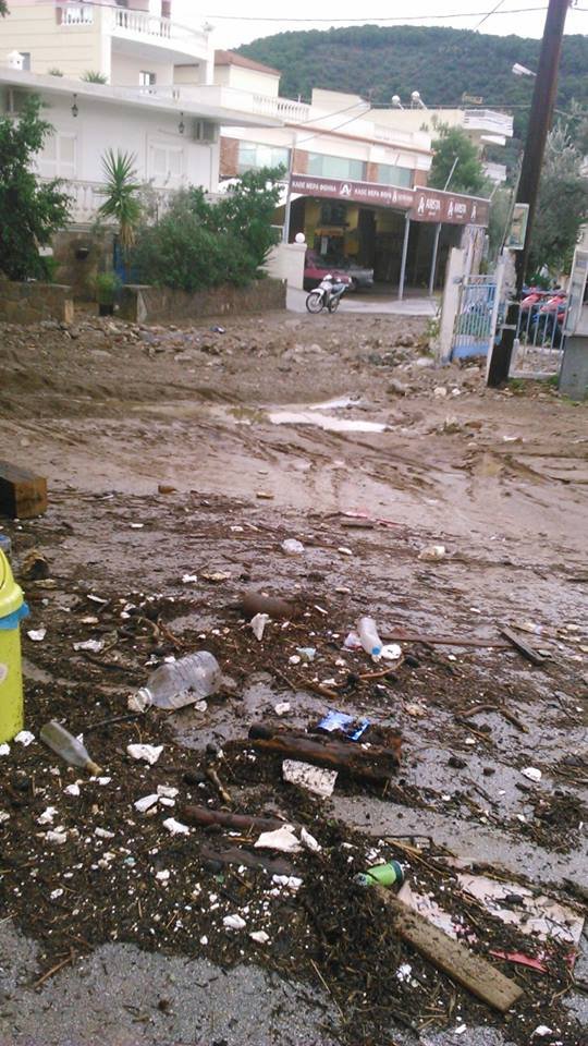 Εικόνες καταστροφής στον Πόρο -Σε κατάσταση έκτακτης ανάγκης το νησί μετά τον κατακλυσμό [εικόνες] | iefimerida.gr 6