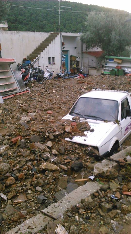 Εικόνες καταστροφής στον Πόρο -Σε κατάσταση έκτακτης ανάγκης το νησί μετά τον κατακλυσμό [εικόνες] | iefimerida.gr 7