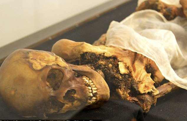 «Η μούμια με τα τατουάζ» -Η 2.500 ετών Ρωσίδα πριγκίπισσα που βρέθηκε πριν 21 χρόνια στους πάγους και η «κατάρα» της που... προκαλεί σεισμούς και πλημμύρες [εικόνες] | iefimerida.gr 0