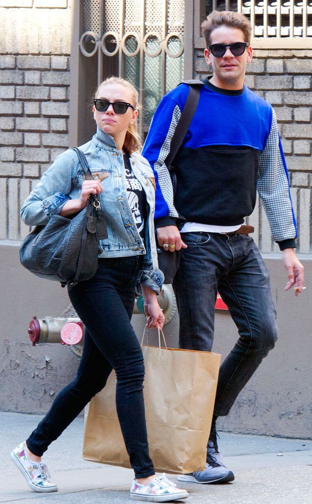 Ποιος είναι ο Γάλλος δημοσιογράφος που παντρεύτηκε τη Σκάρλετ Γιόχανσον και της έκανε παιδί [εικόνες] | iefimerida.gr 4