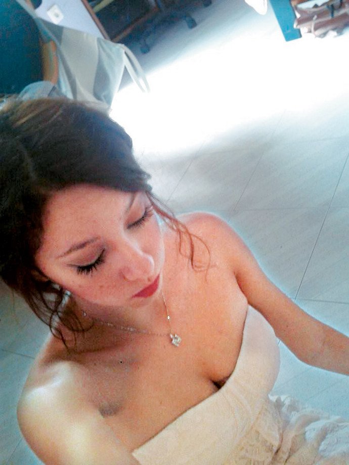 H 18χρονη σύζυγος του Ρωμανού ξεσπά: Φωνάζω στις θαυμάστριες του Νίκου ότι είναι δικός μου [εικόνες] | iefimerida.gr 0