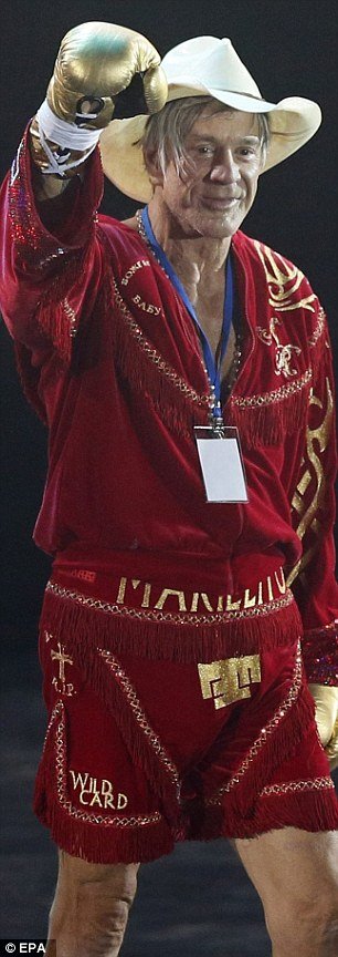 Ο άστεγος μποξέρ «δίνει» τον Μίκι Ρουρκ για τον στημένο αγώνα: Πήρα 15.000 δολάρια για να χάσω [εικόνες] | iefimerida.gr 4