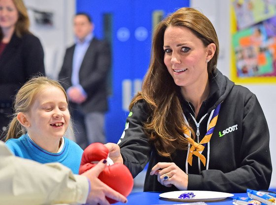 Το τικ της Κέιτ Μίντλετον που τρελαίνει τους φωτογράφους -Γιατί το κάνει συνέχεια; [εικόνες] | iefimerida.gr 1