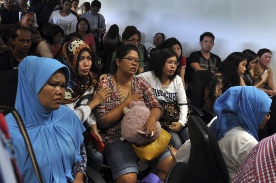 Νέα εξέλιξη για το εξαφανισμένο Airbus της AirAsia: Πιθανόν συνετρίβη στη θάλασσα [εικόνες & βίντεο] | iefimerida.gr 2