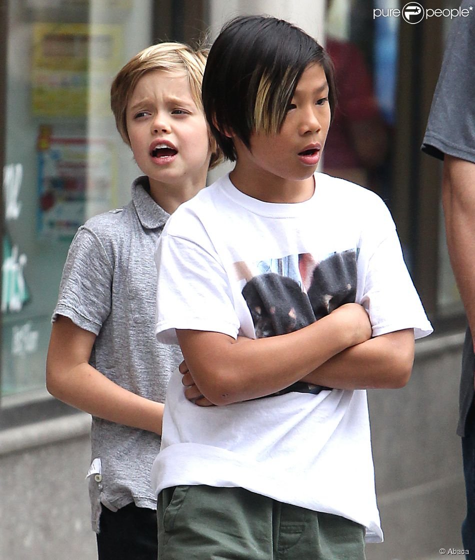 Η συγκλονιστική κορούλα του Brad Pitt με κοστούμι και γραβάτα [εικόνες] | iefimerida.gr 10