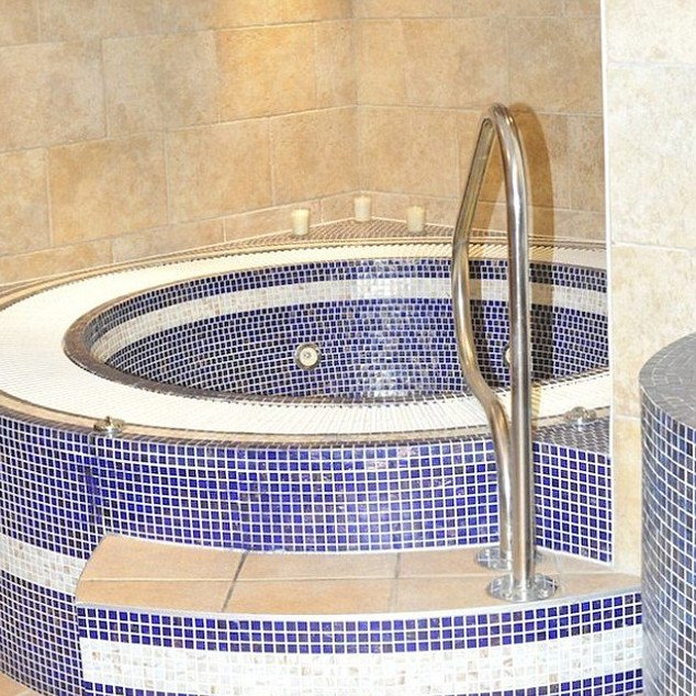 Εξι έφηβες πήγαν για σπα και έφυγαν με σπυριά γεμάτα πύον σε όλο τους το σώμα [εικόνες] | iefimerida.gr 4