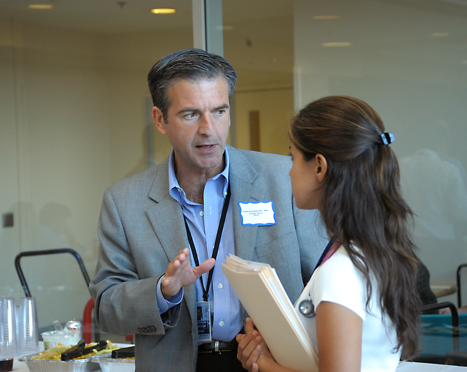 Κωνσταντίνος Στρατάκης: Ο Ελληνας που διαπρέπει στις ΗΠΑ -Ανακάλυψε το γονίδιο του γιγαντισμού [εικόνες] | iefimerida.gr 1