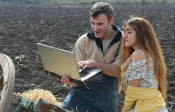 Η άγρια και σέξι Τασούλα που μας έμαθε το «τράτζικ» [εικόνες] | iefimerida.gr 1