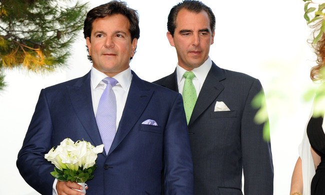 Απίστευτο: Πέταξαν τραπέζι στον Αντώνη Ρέμο ενώ τραγουδούσε [βίντεο] | iefimerida.gr 0