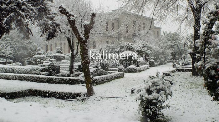 Στα άσπρα ντύθηκε και η Τρίπολη- Αποκλεισμένα χωριά στην επαρχία Γορτυνίας [εικόνες] | iefimerida.gr 0