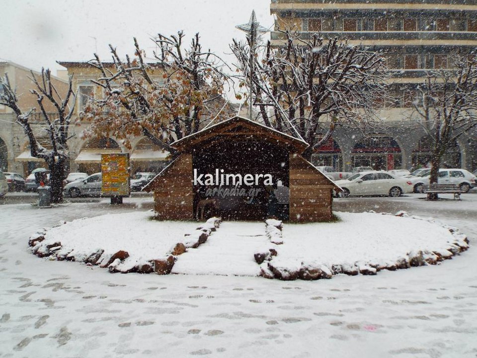 Στα άσπρα ντύθηκε και η Τρίπολη- Αποκλεισμένα χωριά στην επαρχία Γορτυνίας [εικόνες] | iefimerida.gr 2