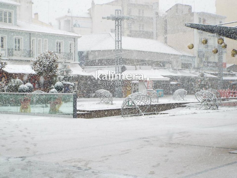 Στα άσπρα ντύθηκε και η Τρίπολη- Αποκλεισμένα χωριά στην επαρχία Γορτυνίας [εικόνες] | iefimerida.gr 5