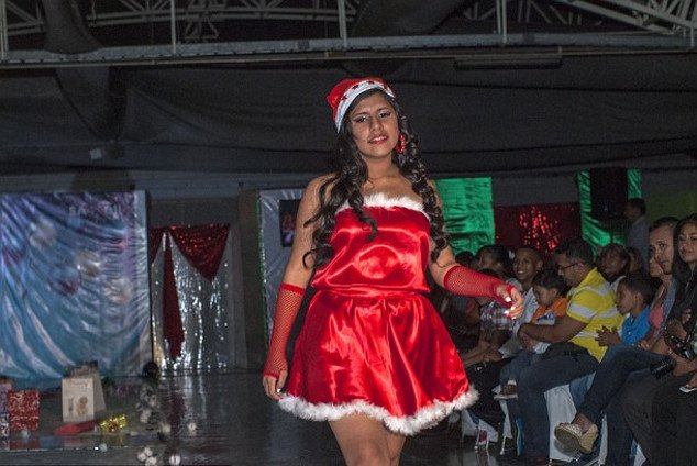 Η αλήθεια για τις καλλονές τις Βενεζουέλας: Τα «εργοστάσια ομορφιάς» που φτιάχνουν τις τέλειες γυναίκες με ιμάντες στη μέση, εγχειρήσεις αφαίρεσης εντέρου και ράβοντας γλώσσες [εικόνες] | iefimerida.gr 8