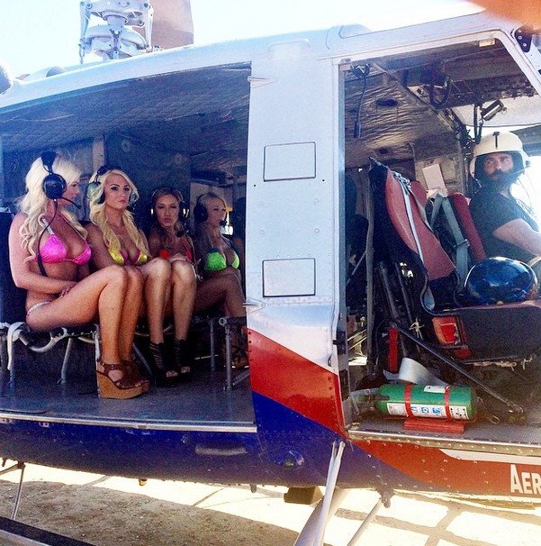 Ο βασιλιάς του Ιnstagram: Οπλα, πάρτι οργίων σε ελικόπτερα και αεροπλάνα, χλιδή και βία [εικόνες & βίντεο] | iefimerida.gr 5