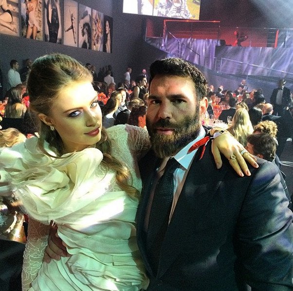 Ο βασιλιάς του Ιnstagram: Οπλα, πάρτι οργίων σε ελικόπτερα και αεροπλάνα, χλιδή και βία [εικόνες & βίντεο] | iefimerida.gr 7