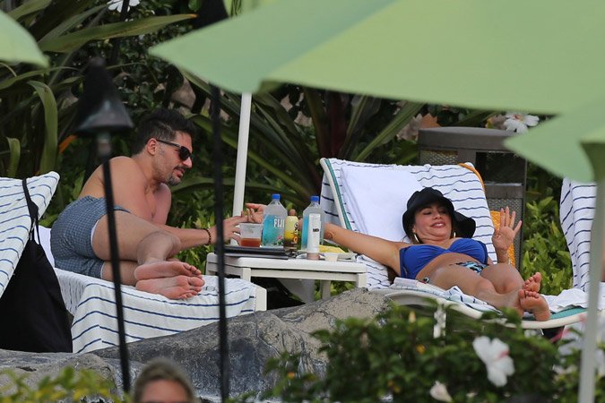 Η Σοφία Βεργκάρα με καυτά μαγιό στη Χαβάη [εικόνες] | iefimerida.gr 11