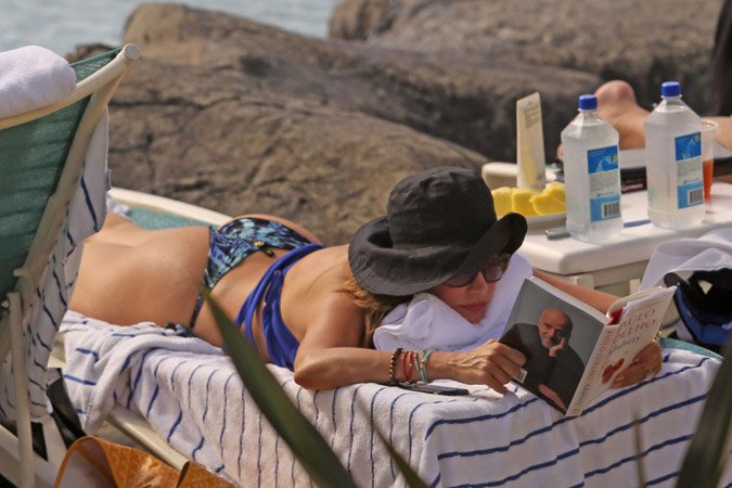 Η Σοφία Βεργκάρα με καυτά μαγιό στη Χαβάη [εικόνες] | iefimerida.gr 12