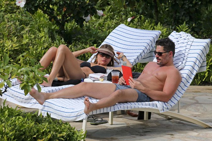 Η Σοφία Βεργκάρα με καυτά μαγιό στη Χαβάη [εικόνες] | iefimerida.gr 13