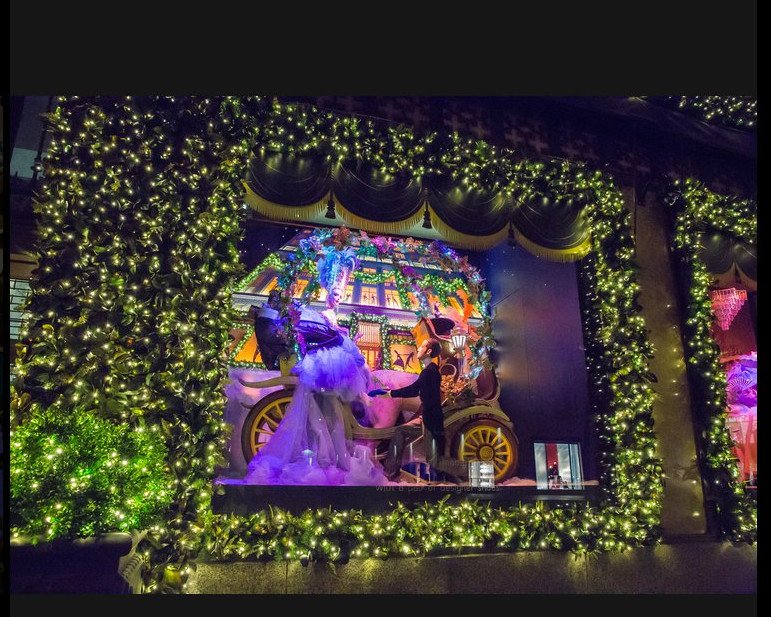 Oι ομορφότερες χριστουγεννιάτικες βιτρίνες του κόσμου βρίσκονται στη Νέα Υόρκη -Λάμψη, χλιδή, τέχνη [εικόνες] | iefimerida.gr 0