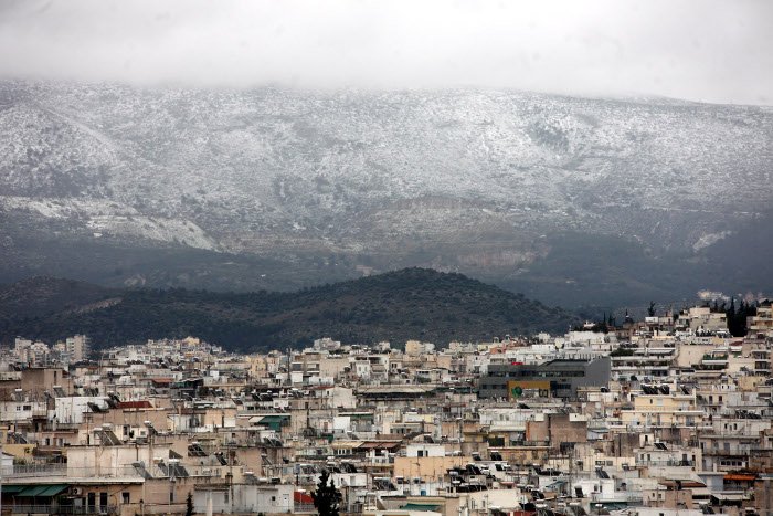 Το έστρωσε στην Αττική -Στα λευκά τα βόρεια προάστια, μέχρι χαμηλά το χιόνι σε Υμηττό και Πάρνηθα [εικόνες] | iefimerida.gr 5