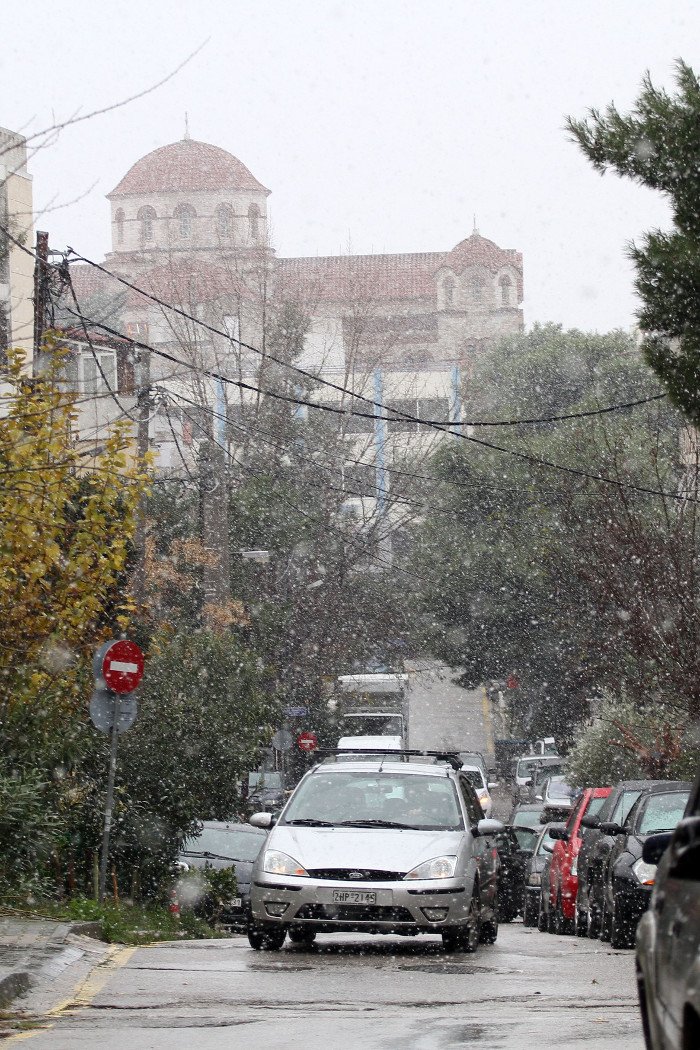 Το έστρωσε στην Αττική -Στα λευκά τα βόρεια προάστια, μέχρι χαμηλά το χιόνι σε Υμηττό και Πάρνηθα [εικόνες] | iefimerida.gr 12