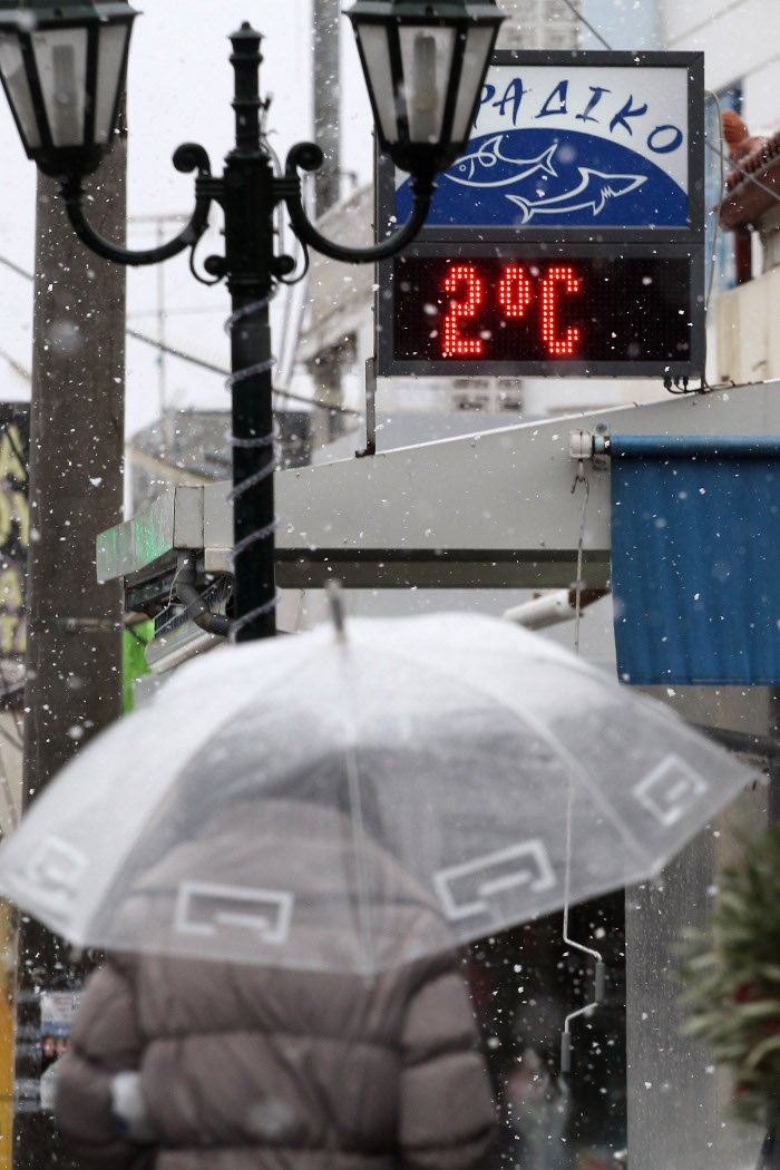 Το έστρωσε στην Αττική -Στα λευκά τα βόρεια προάστια, μέχρι χαμηλά το χιόνι σε Υμηττό και Πάρνηθα [εικόνες] | iefimerida.gr 16
