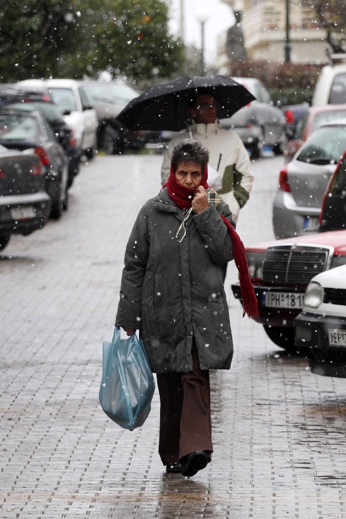 Το έστρωσε στην Αττική -Στα λευκά τα βόρεια προάστια, μέχρι χαμηλά το χιόνι σε Υμηττό και Πάρνηθα [εικόνες] | iefimerida.gr 17