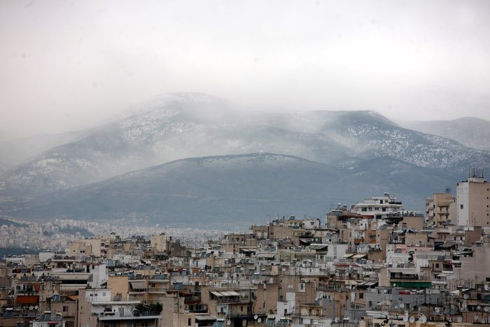 Το έστρωσε στην Αττική -Στα λευκά τα βόρεια προάστια, μέχρι χαμηλά το χιόνι σε Υμηττό και Πάρνηθα [εικόνες] | iefimerida.gr 9