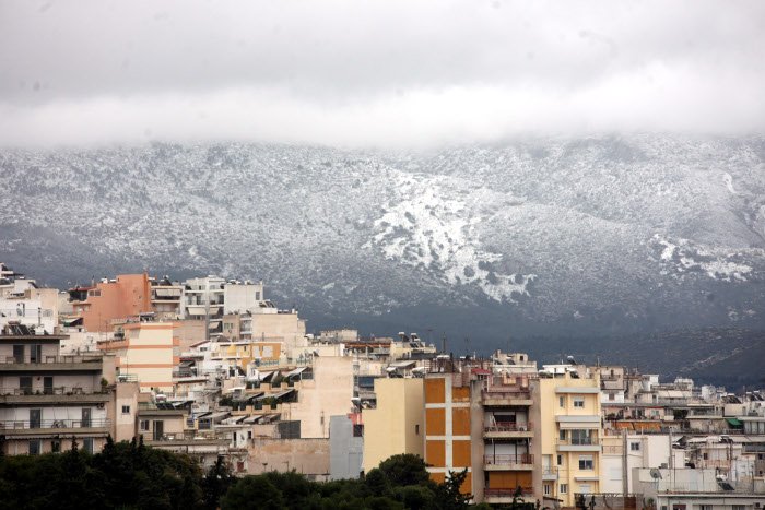 Το έστρωσε στην Αττική -Στα λευκά τα βόρεια προάστια, μέχρι χαμηλά το χιόνι σε Υμηττό και Πάρνηθα [εικόνες] | iefimerida.gr 2