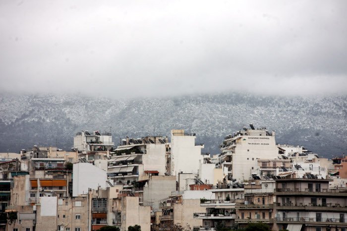 Το έστρωσε στην Αττική -Στα λευκά τα βόρεια προάστια, μέχρι χαμηλά το χιόνι σε Υμηττό και Πάρνηθα [εικόνες] | iefimerida.gr 3