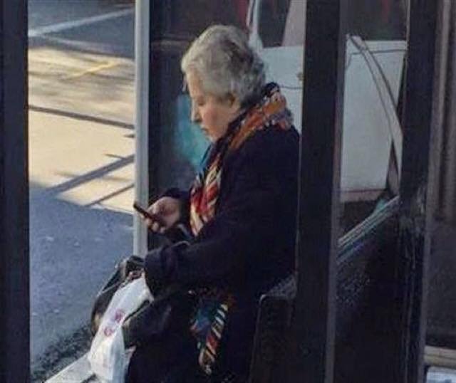 «Mην ξεσκίζουμε ρε παιδιά τη γυναίκα» -Η Ελενα Ακρίτα γράφει για την υποψήφια βουλευτή Κατερίνα Στανίση | iefimerida.gr 0