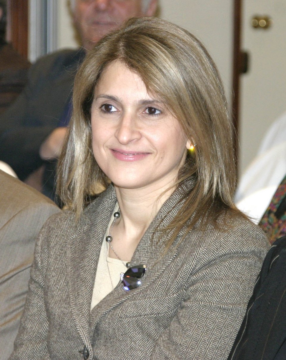 Η Ελληνίδα βουλευτής που έγινε καθηγήτρια στα Εμιράτα [εικόνες] | iefimerida.gr 0