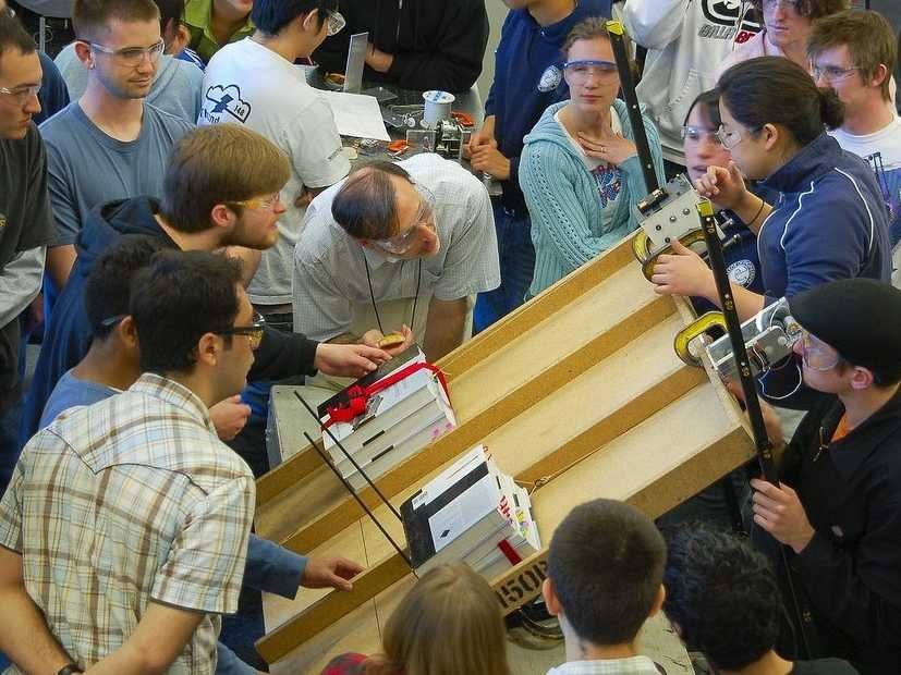 Σπουδές που εξασφαλίζουν σίγουρους και καλούς μισθούς -Ποιοι είναι οι 15 κλάδοι [λίστα] | iefimerida.gr 11