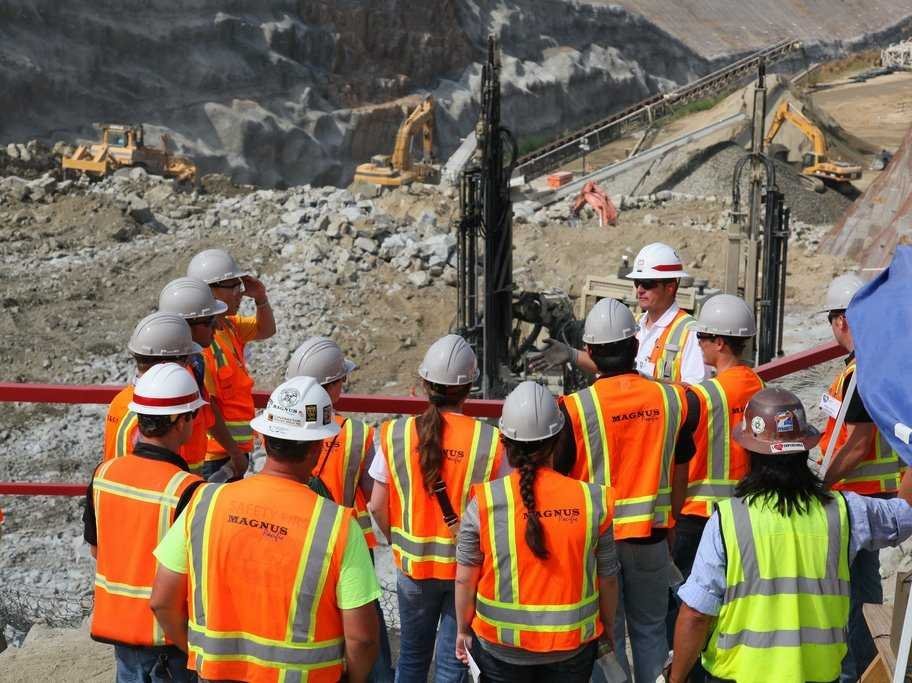 Σπουδές που εξασφαλίζουν σίγουρους και καλούς μισθούς -Ποιοι είναι οι 15 κλάδοι [λίστα] | iefimerida.gr 12