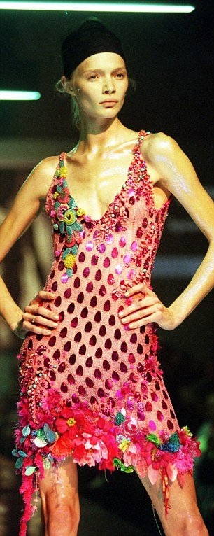 Αθλητικό, με καμπύλες, μονοκόμματο: Το «τέλειο σώμα» ανά τις δεκαετίες, από την Μονρόε στην Μπιγιονσέ [εικόνες] | iefimerida.gr 21