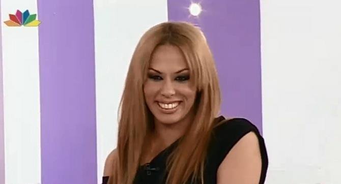 Υποψήφια βουλευτής στον Γκλέτσο από παίκτρια ριάλιτι [εικόνες] | iefimerida.gr 13