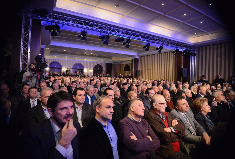 Επίθεση Σαμαρά σε Τσίπρα -«Ο ΣΥΡΙΖΑ οδηγεί τη χώρα σε χρεοκοπία» [εικόνες] | iefimerida.gr 1